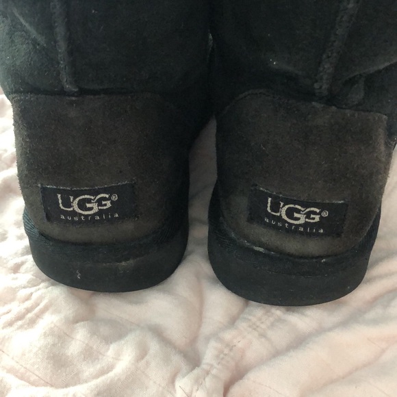 Size 8 black UGGs, good condition - Picture 8 of 8
